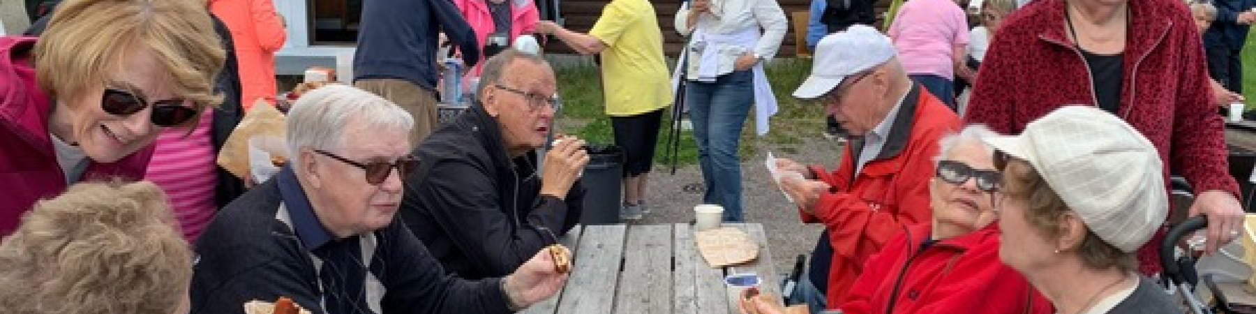 Keravan senioreiden liikuntatapahtuma Keinukalliolla