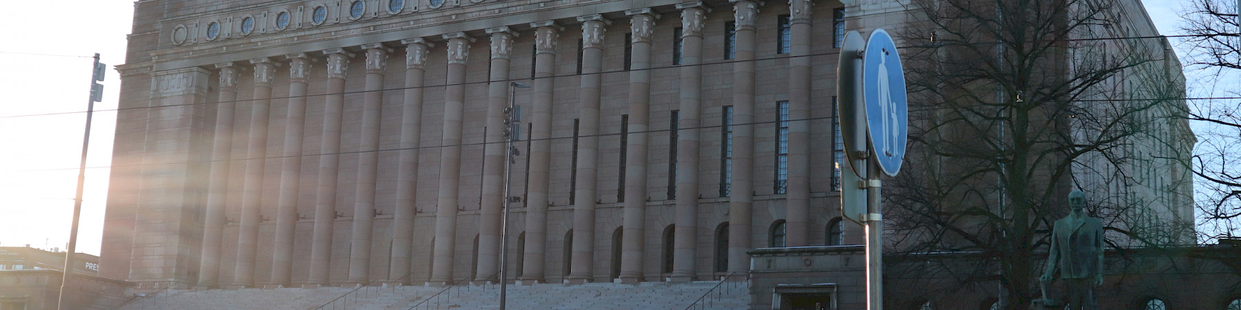 Sanna Ahola: Ikääntyneiden henkilöiden oikeudet YK:ssa ja Euroopan neuvostossa