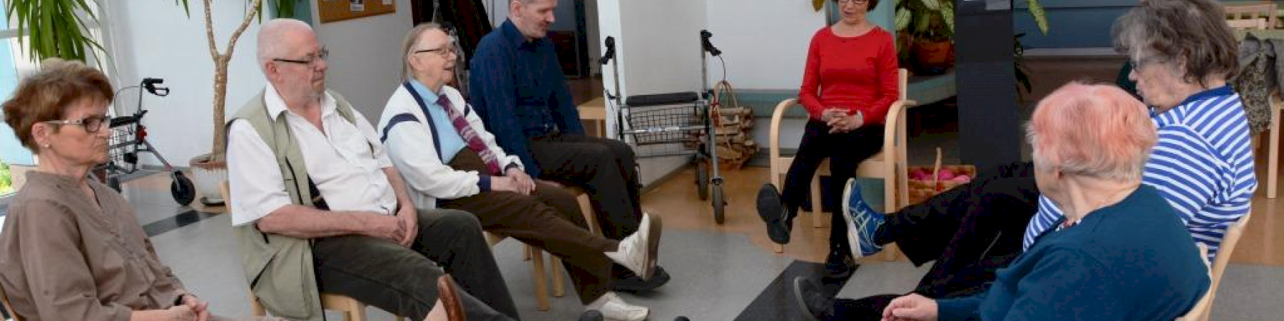 Ystävyyttä ja yhteisöä – seniorit toisiaan auttamassa